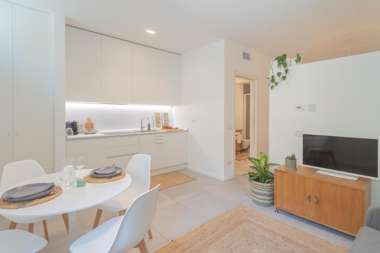 Ginepro & Salvia Apartments In Como By Rent All コモ エクステリア 写真
